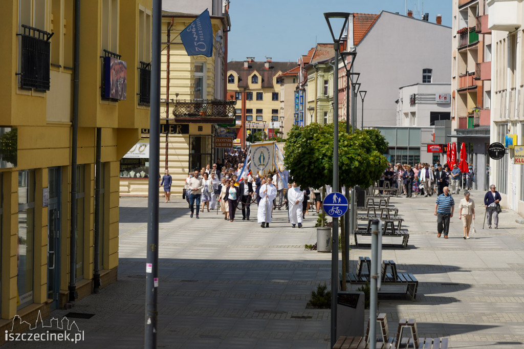 Boże Ciało. Tłumy na procesjach
