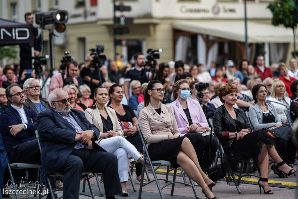 Muzy wieczorem. Niezwykłe wydarzenie przed ratuszem