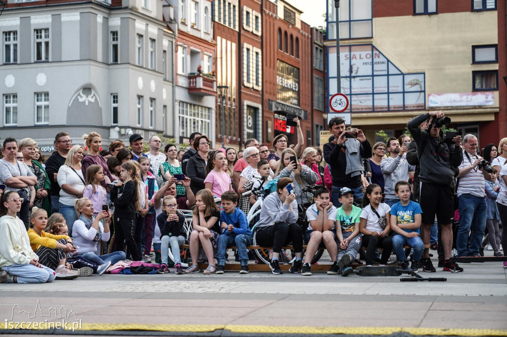 Muzy wieczorem. Niezwykłe wydarzenie przed ratuszem