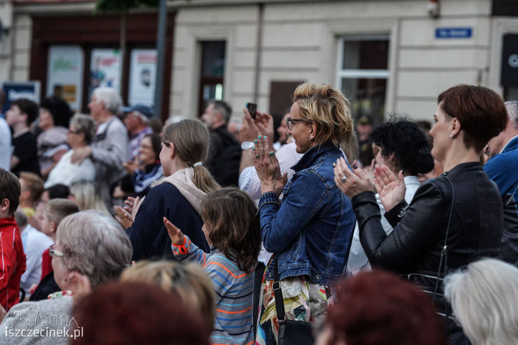 Muzy wieczorem. Niezwykłe wydarzenie przed ratuszem