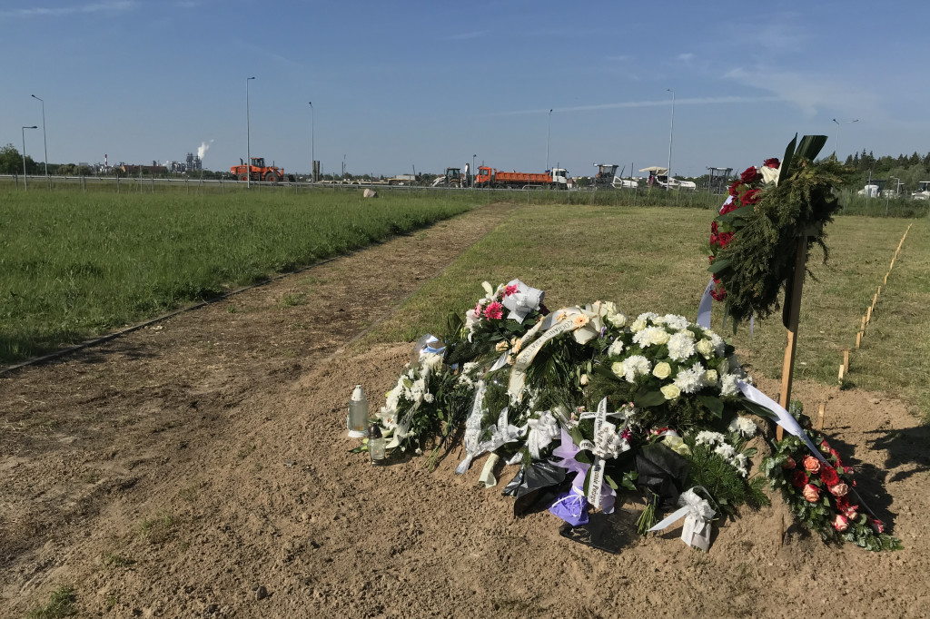 Ruszyły pochówki na nowym cmentarzu