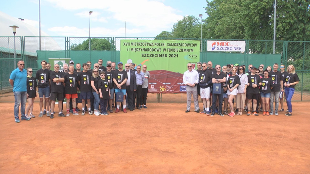 TENIS ZIEMNY. XVII Mistrzostwa Polski Samorządowców