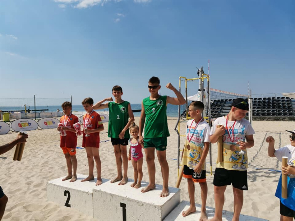 Młodzi siatkarze mistrzami województwa w plażowej piłce siatkowej!