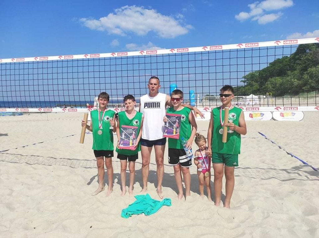 Młodzi siatkarze mistrzami województwa w plażowej piłce siatkowej!