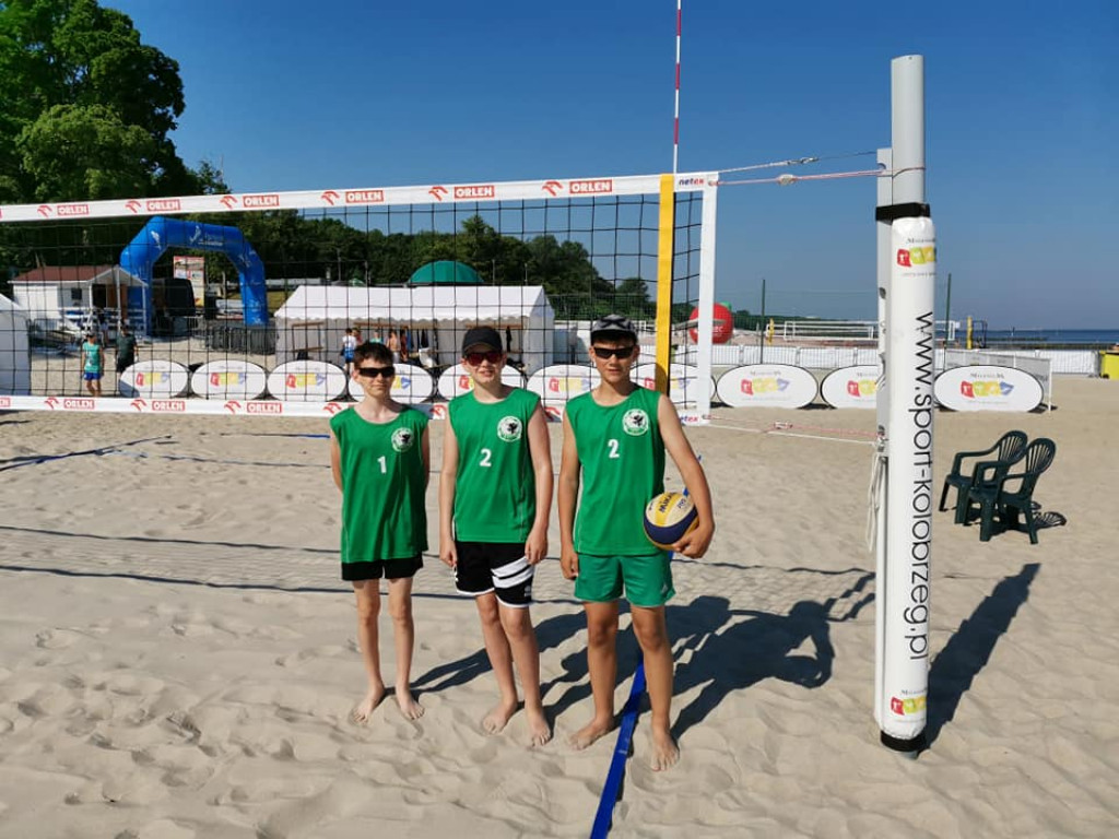 Młodzi siatkarze mistrzami województwa w plażowej piłce siatkowej!