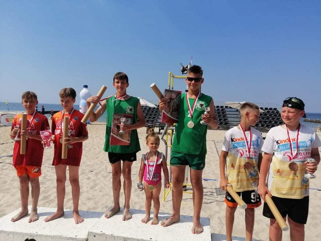 Młodzi siatkarze mistrzami województwa w plażowej piłce siatkowej!