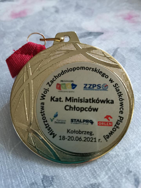 Młodzi siatkarze mistrzami województwa w plażowej piłce siatkowej!