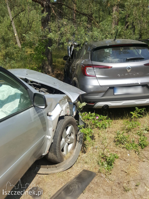 Wypadek pod Bornem Sulinowem. Zderzenie dwóch samochodów