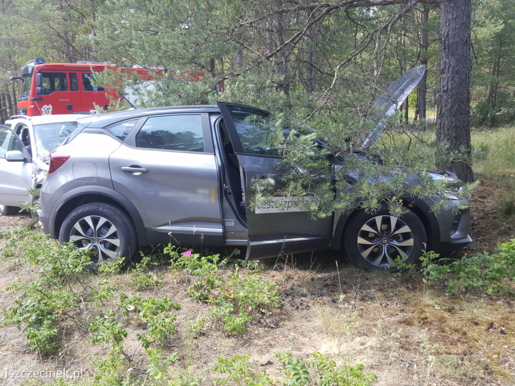 Wypadek pod Bornem Sulinowem. Zderzenie dwóch samochodów