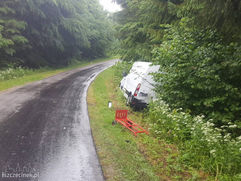 Kolizja busa z cysterną. Bus wylądował w rowie