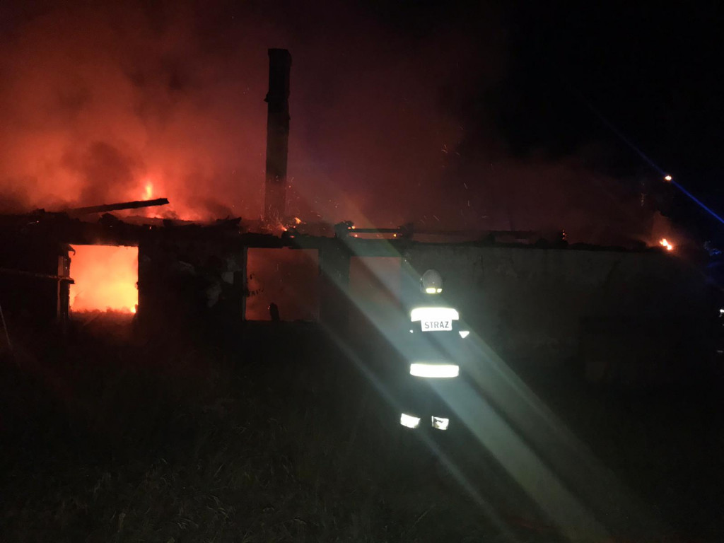Nocny pożar domu w Sulikowie. Budynek spłonął doszczętnie