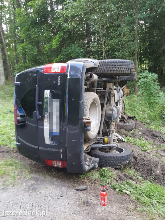 Zderzenie dwóch samochodów. 5 osób zabranych do szpitala [ZDJĘCIA]
