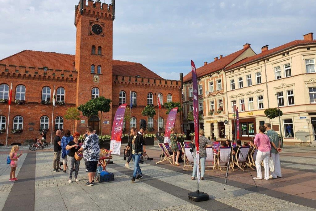 Polityczki i gościnie. Lewica na Placu Wolności w Szczecinku