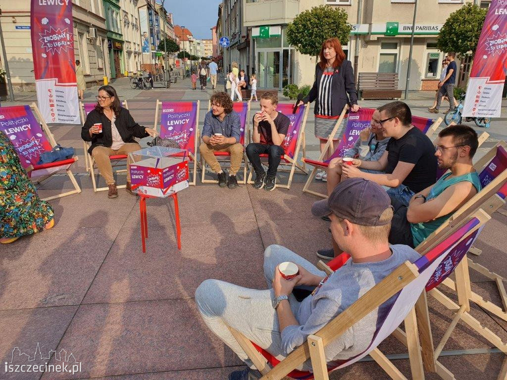 Polityczki i gościnie. Lewica na Placu Wolności w Szczecinku