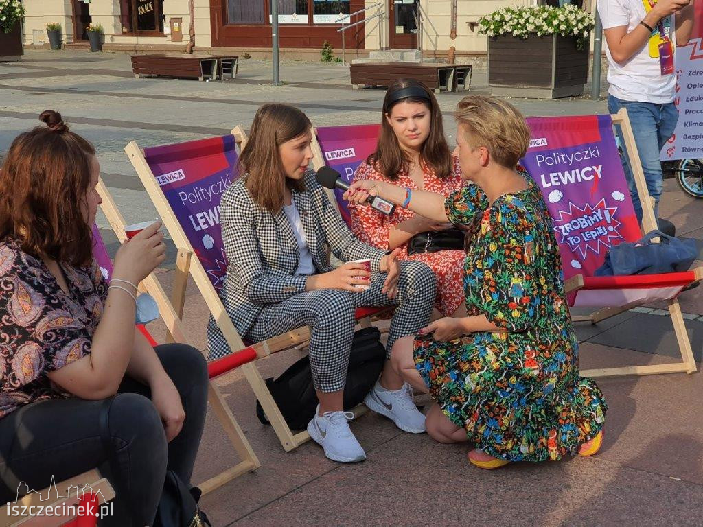 Polityczki i gościnie. Lewica na Placu Wolności w Szczecinku