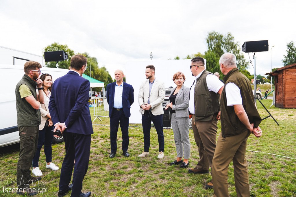 Leśnicy z Darami Lasu opanowali plac koncertowy.