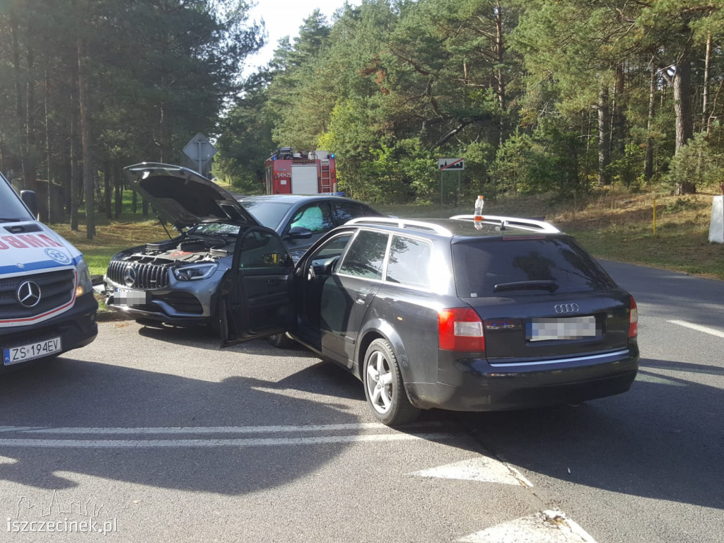 BORNE SULINOWO. Audi uderzyło w Mercedesa
