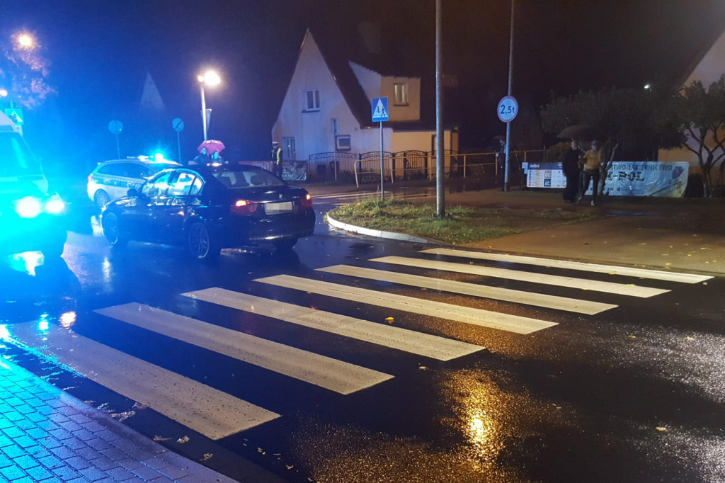 Wypadek na ulicy Polnej. Dwóch mężczyzn potrąconych na pasach