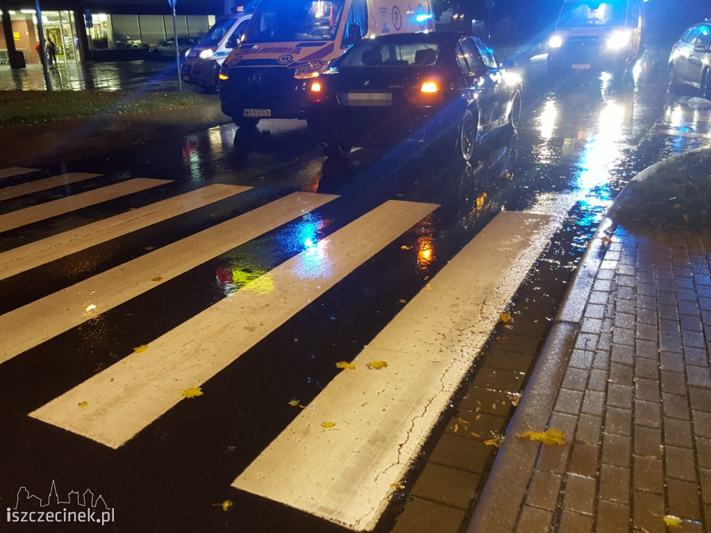 Wypadek na ulicy Polnej. Dwóch mężczyzn potrąconych na pasach