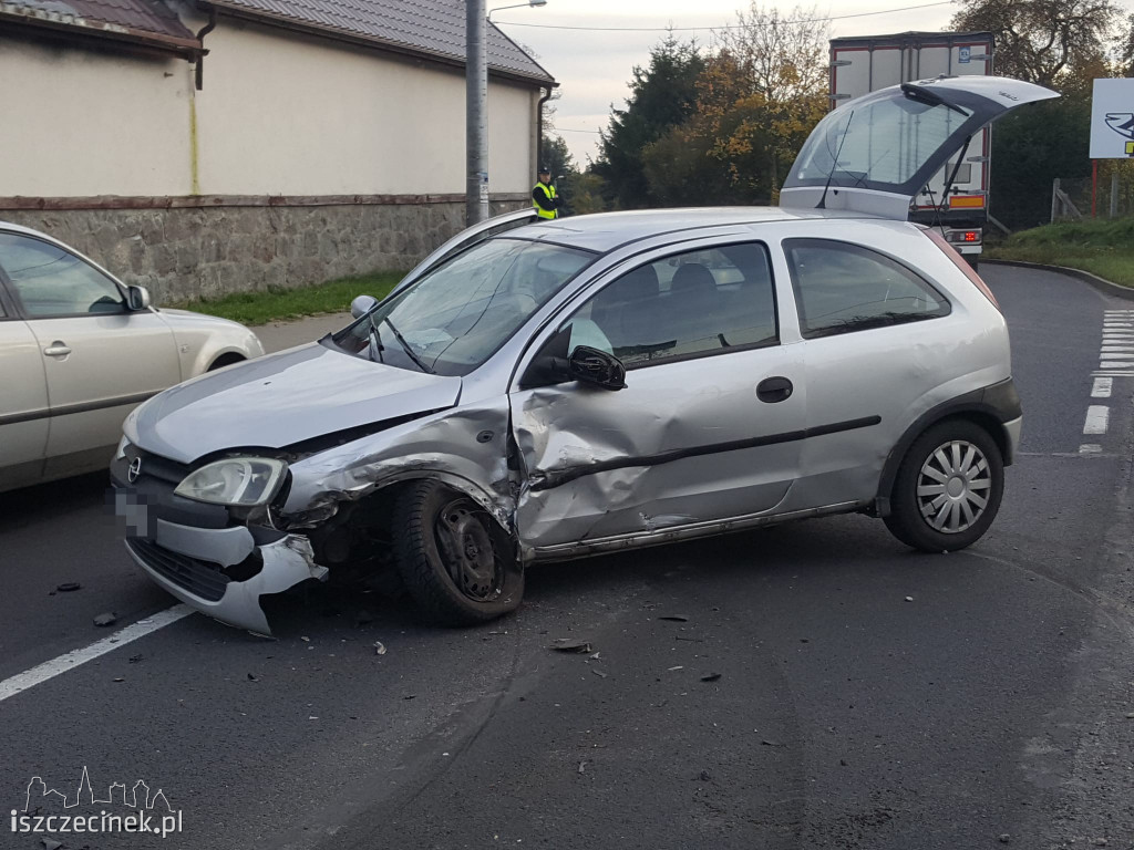 Wypadek w Jeleniu. Utrudnienia w ruchu