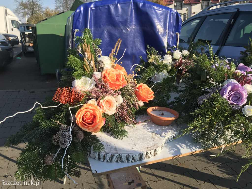 Ile wydamy na 1 listopada? Sprawdziliśmy ceny zniczy i wiązanek