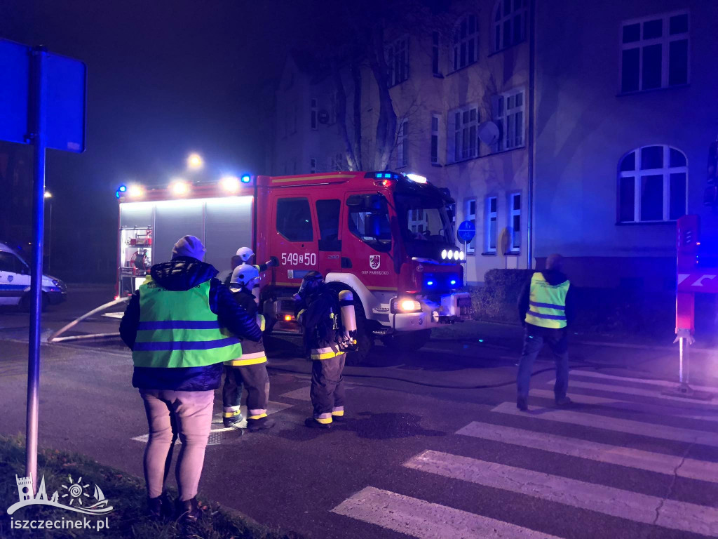 Pożar kamienicy w Szczecinku ZDJĘCIA