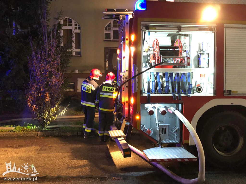 Pożar kamienicy w Szczecinku ZDJĘCIA