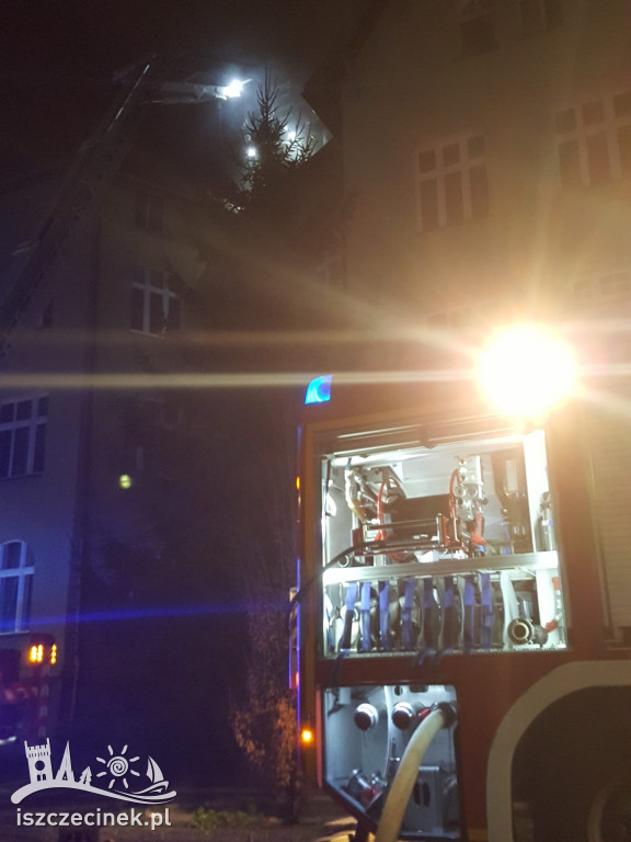 Pożar kamienicy w Szczecinku ZDJĘCIA