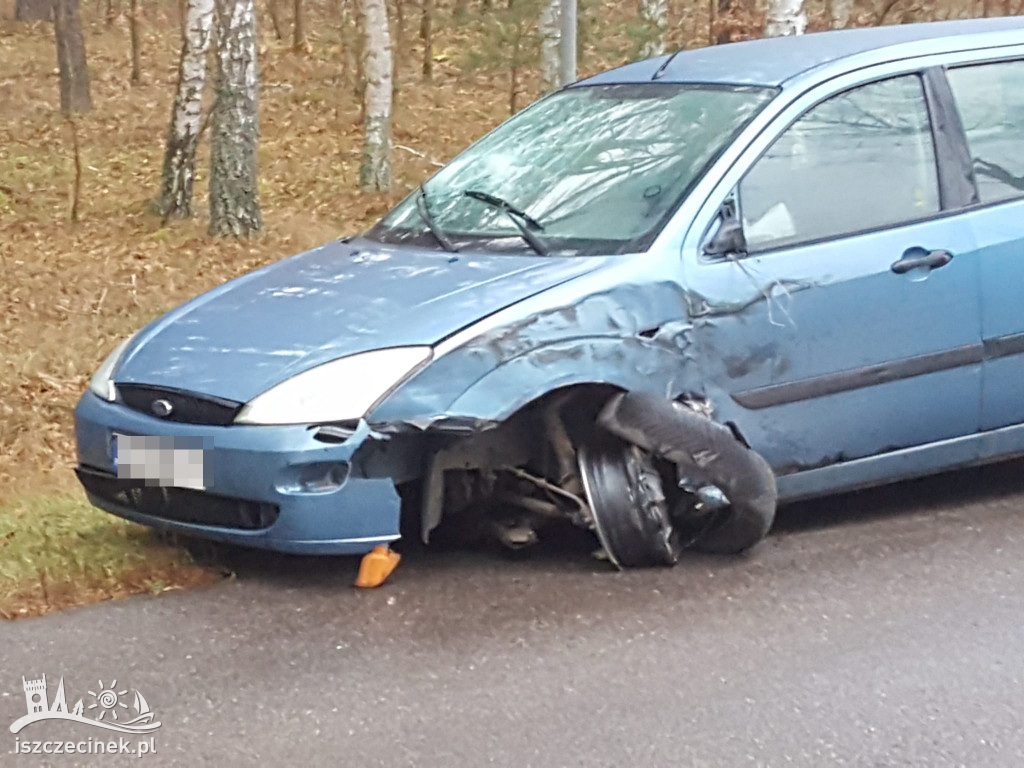 Osobówka otarła się o ciężarówkę. Niebezpiecznie pod Barwicami