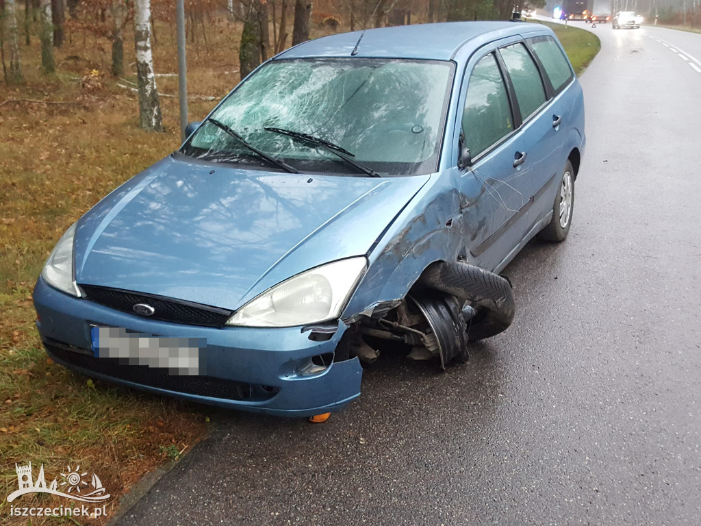 Osobówka otarła się o ciężarówkę. Niebezpiecznie pod Barwicami