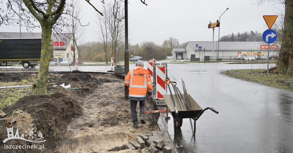 Do Dino i Biedronki po bezpiecznym przejściu. Ruszyła budowa