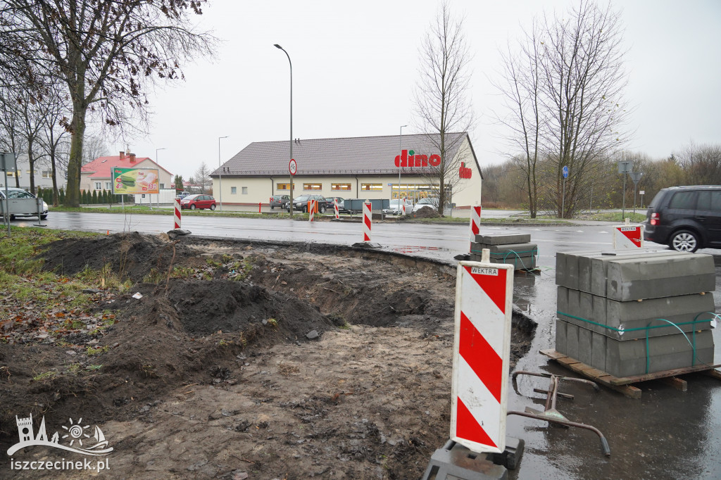 Do Dino i Biedronki po bezpiecznym przejściu. Ruszyła budowa