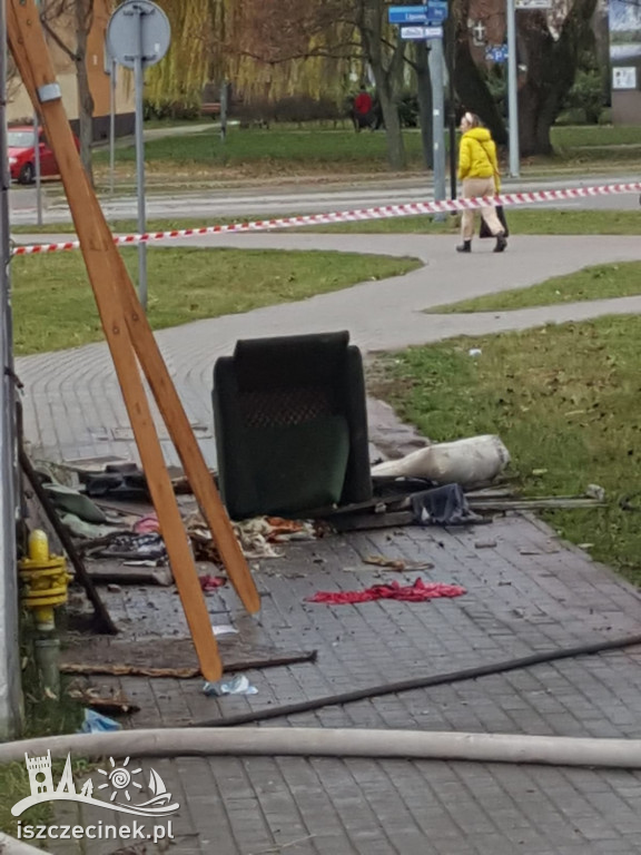 Pożar budynku w centrum miasta. Trwa akcja gaśnicza [ZDJĘCIA]