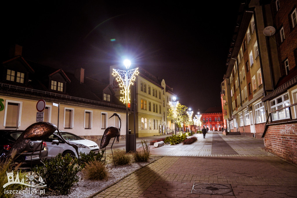 Szczecinek stroi się na święta. Miasto zawiesza już ozdoby