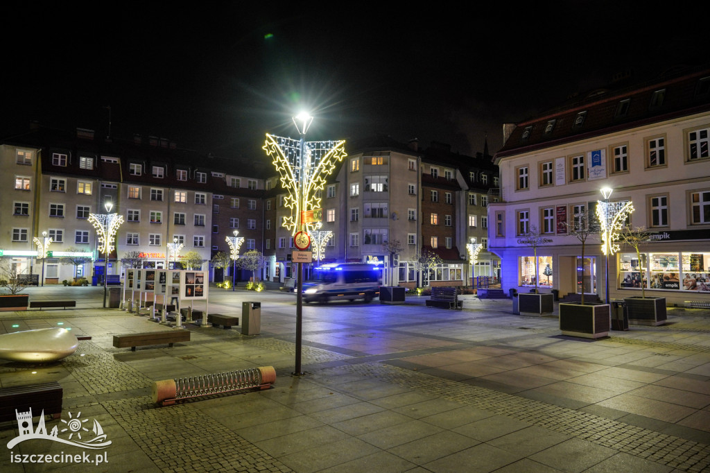 Szczecinek stroi się na święta. Miasto zawiesza już ozdoby