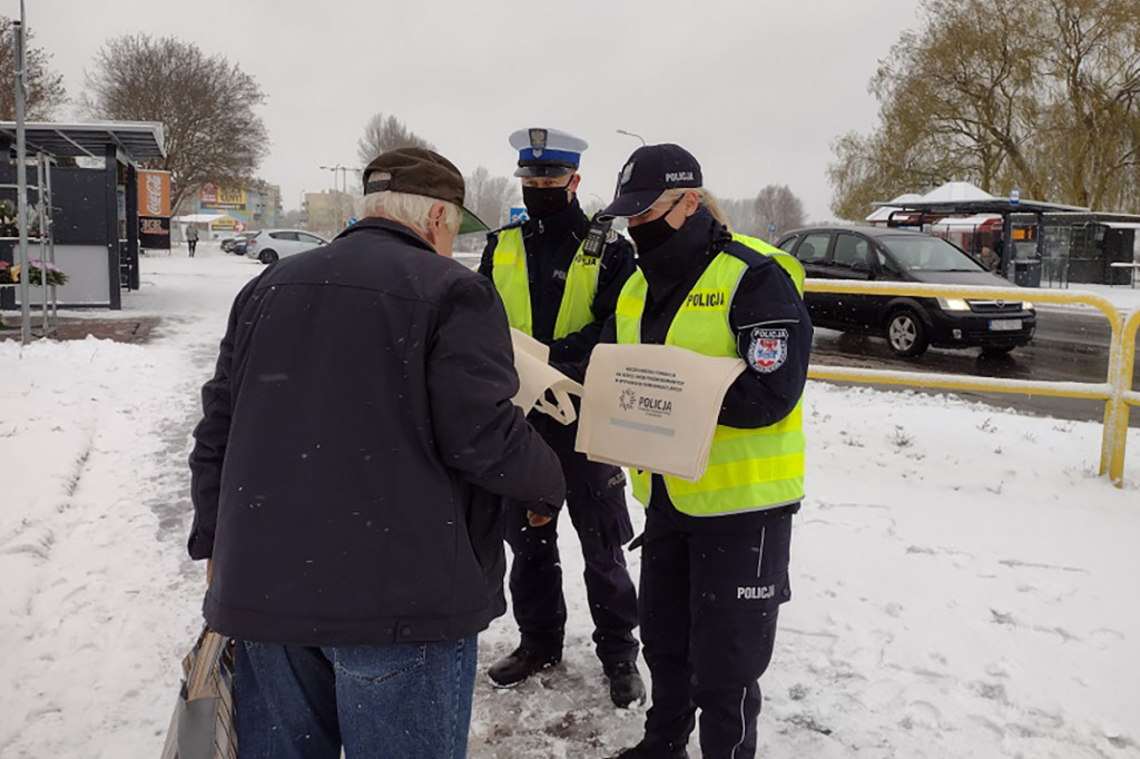 Bądź widoczny - policjanci dbają o bezpieczeństwo pieszych!