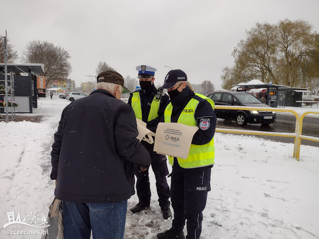 Bądź widoczny - policjanci dbają o bezpieczeństwo pieszych!