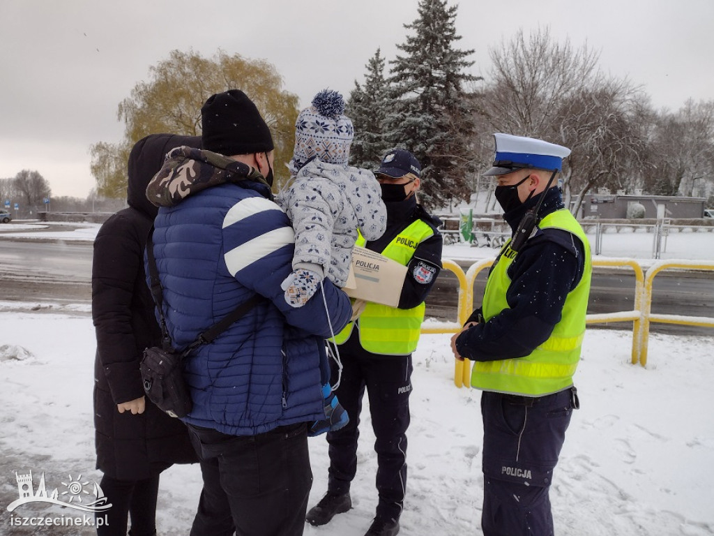 Bądź widoczny - policjanci dbają o bezpieczeństwo pieszych!