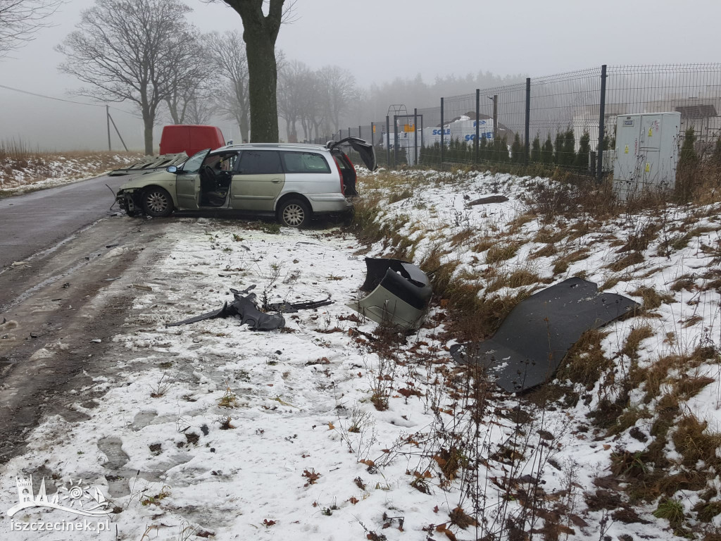 Zderzenie busa z osobówką pod Radaczem