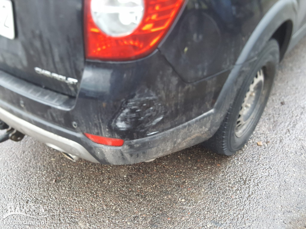 Zderzenie mercedesa z bmw na skrzyżowaniu
