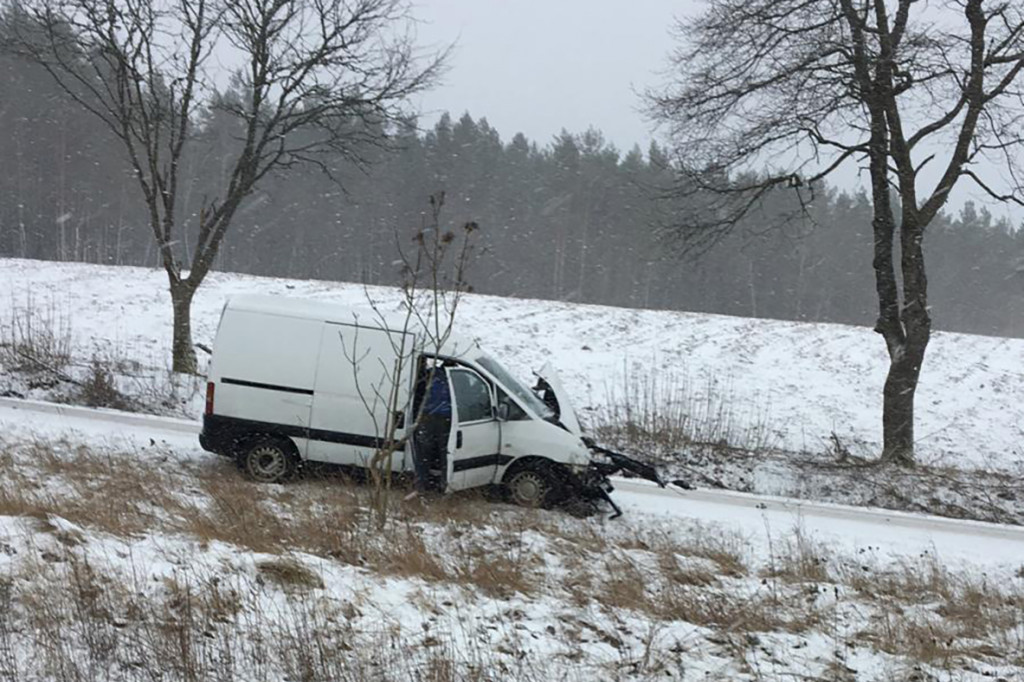 Zderzenie dwóch samochodów pod Parsęckiem
