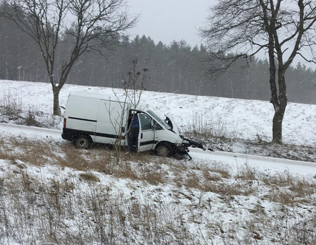 Zderzenie dwóch samochodów pod Parsęckiem