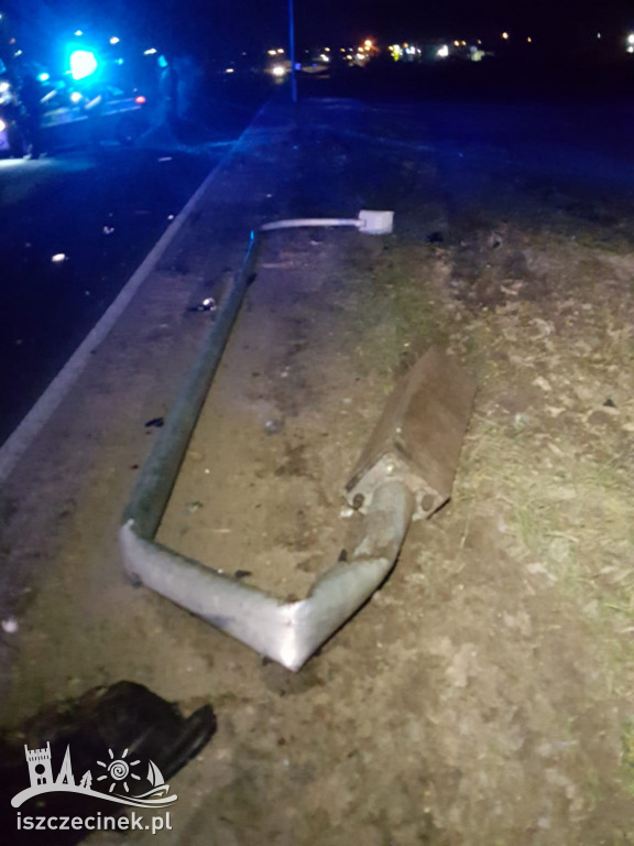 Pijany kierowca pędził ulicami Szczecinka. Zakończył na dachu