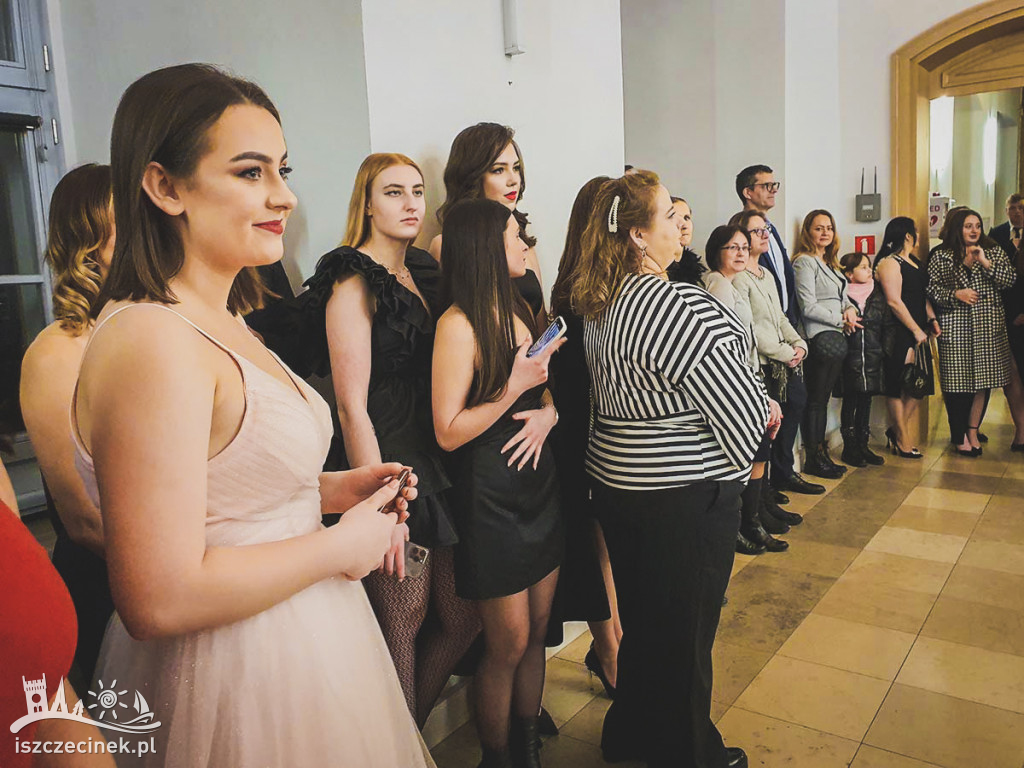 Kameralnie i elegancko – studniówka STO