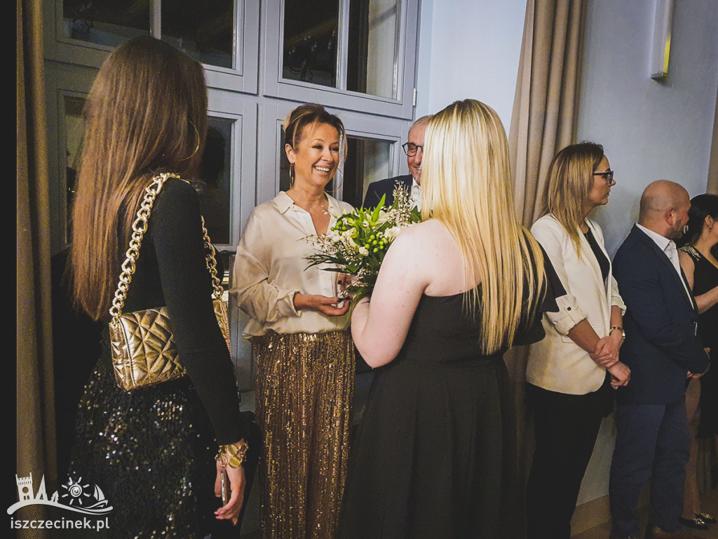 Kameralnie i elegancko – studniówka STO