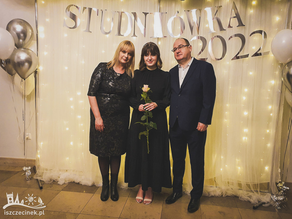 Kameralnie i elegancko – studniówka STO