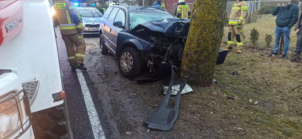 Wypadek na DW172. Dwie osoby ranne