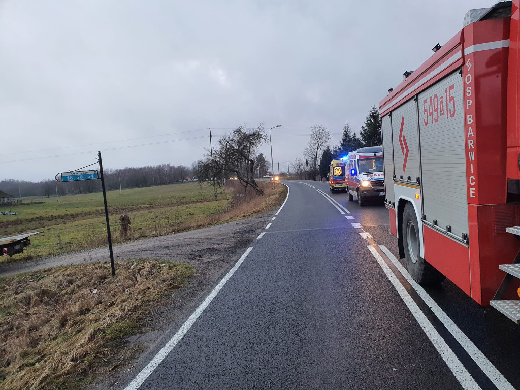 Wypadek na DW172. Dwie osoby ranne