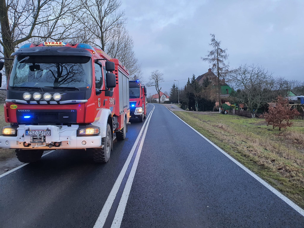 Wypadek na DW172. Dwie osoby ranne
