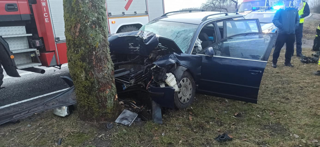 Wypadek na DW172. Dwie osoby ranne